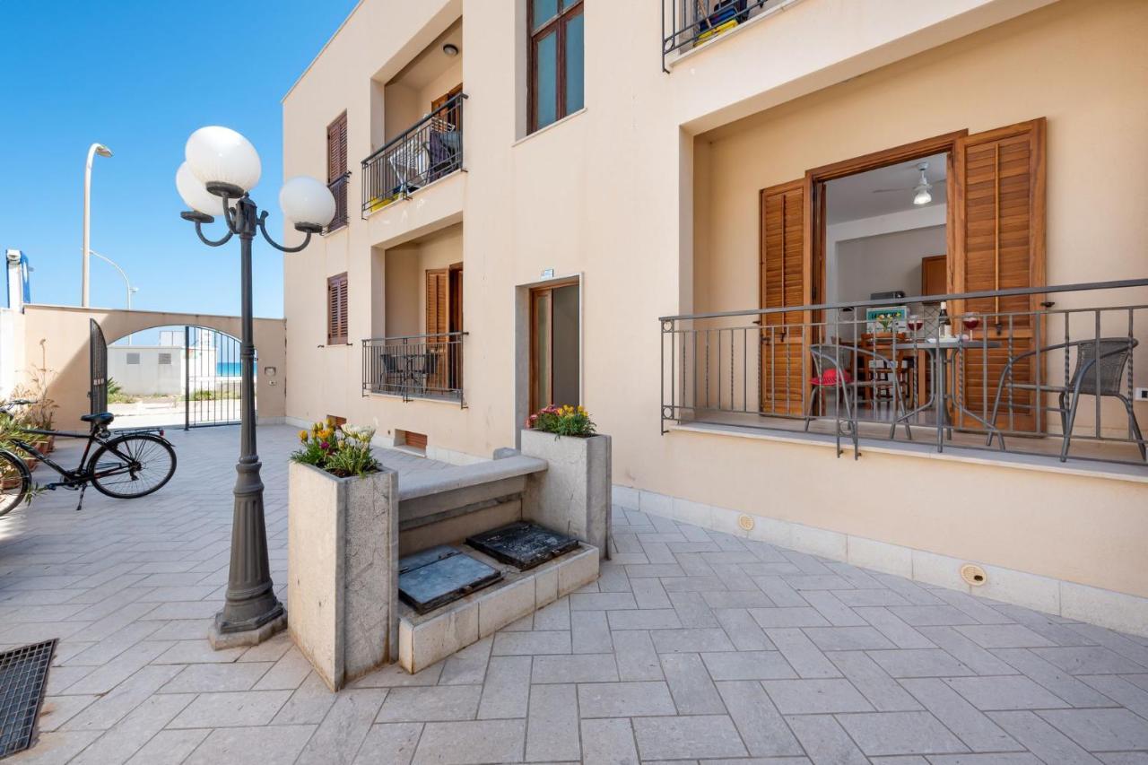 I Tre Golfi Beach Apartments サン・ヴィート・ロ・カーポ エクステリア 写真