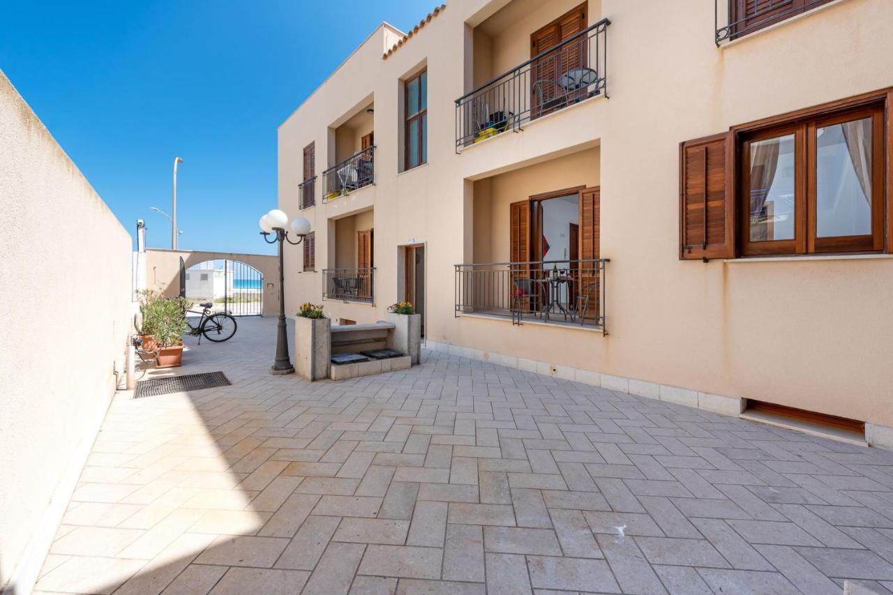 I Tre Golfi Beach Apartments サン・ヴィート・ロ・カーポ エクステリア 写真