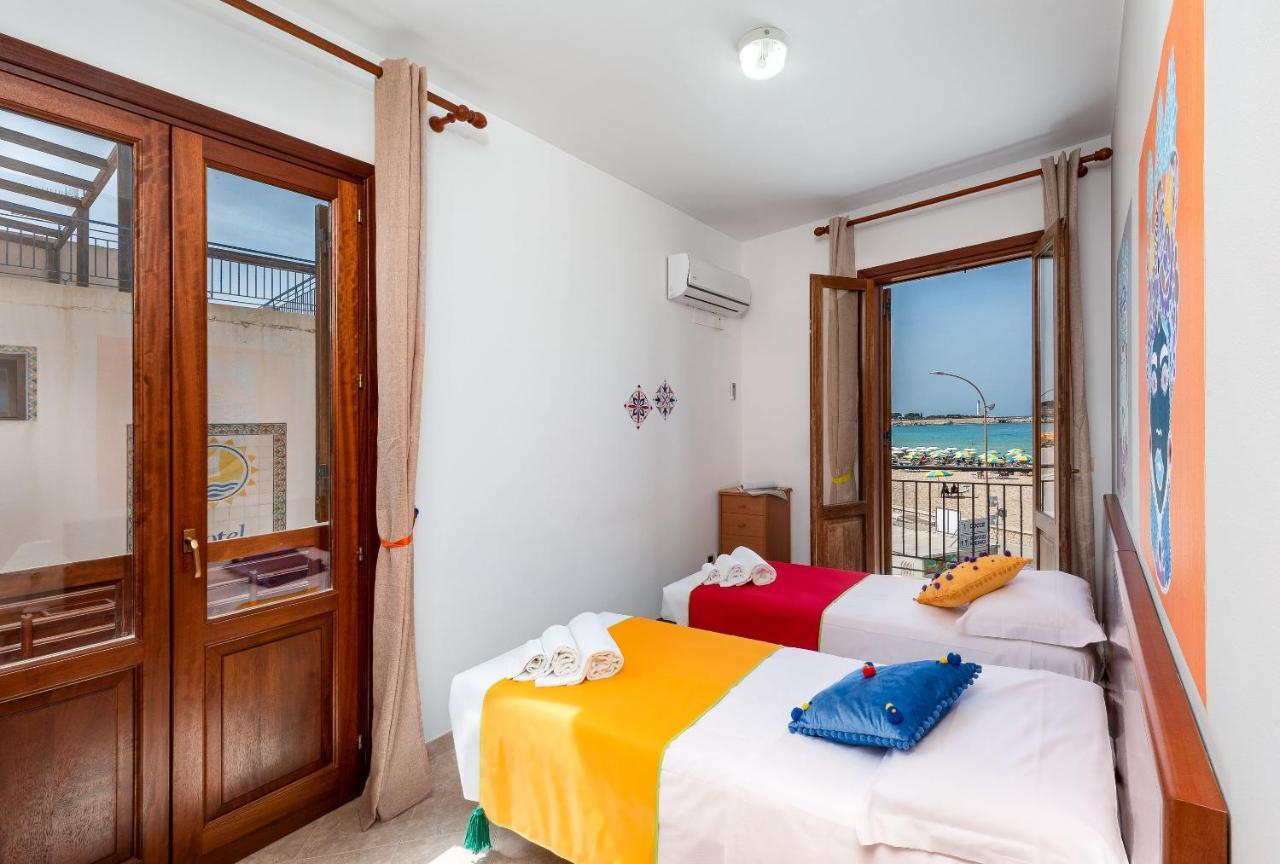I Tre Golfi Beach Apartments サン・ヴィート・ロ・カーポ エクステリア 写真